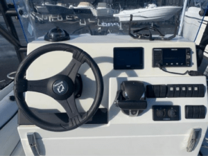 bateau occasion Zodiac Pro 7 la rochelle mv yachting