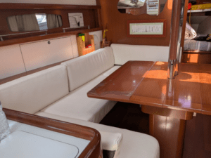 monocoque occasion BENETEAU OCEANIS 37 2012 mv-occasion mv-yachting