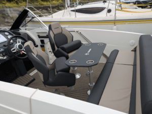 Bateau moteur occasion : PARKER 690 SPORT - MV-Yachting I MV-Occasion